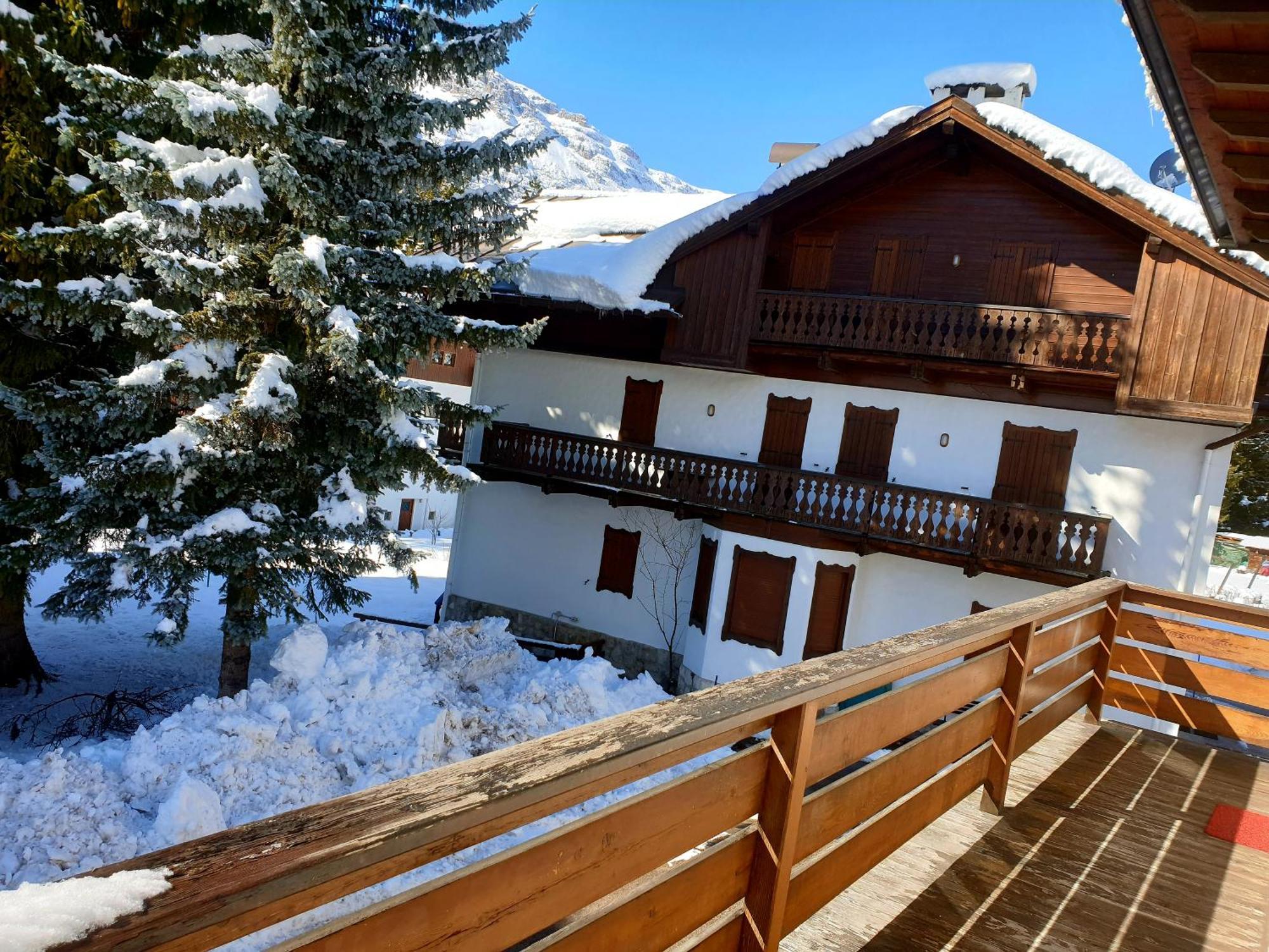 Luminoso Ed Accogliente, Centralissimo Appartamento Indipendente Cortina dʼAmpezzo Eksteriør bilde